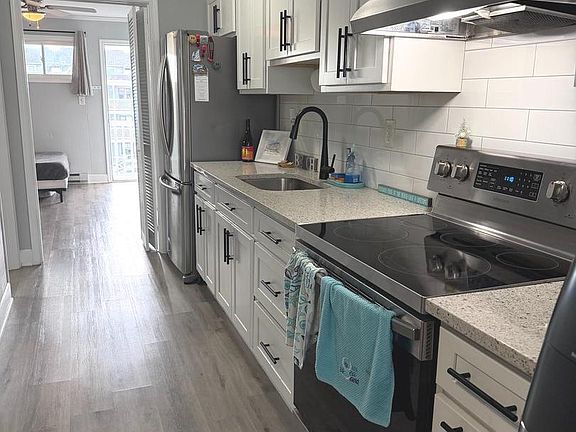 4th image of 512 Robin Dr Unit 20
