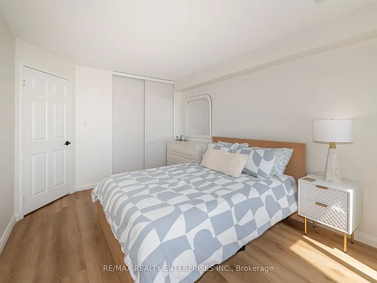 801 King St W #1108 — Photo 13