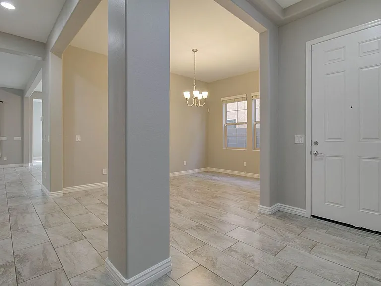 4617 E Walter Way — Photo 6