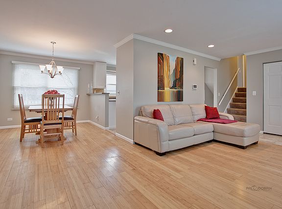 4th image of 211 Crabtree Ln