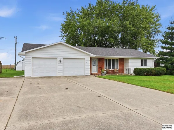 725 Lisa Ln, Lyons, NE 68038