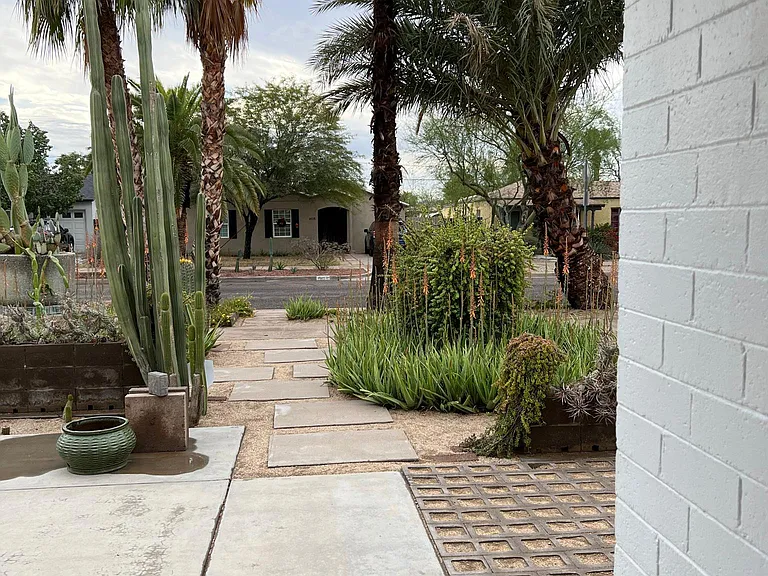 1414 E Palm Ln — Photo 4