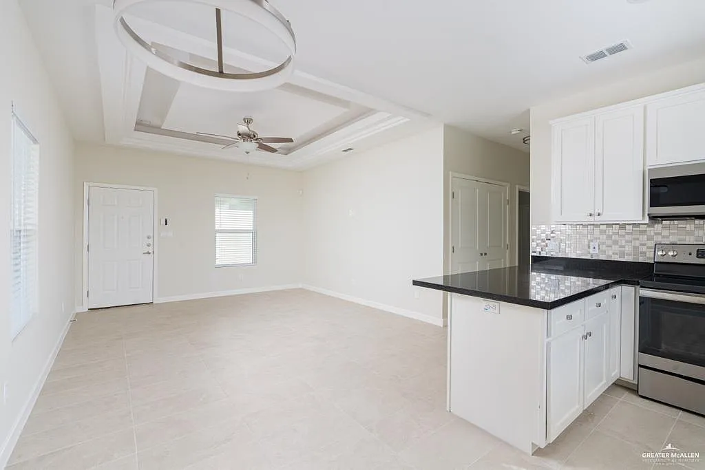 2 bed, 2.0 bath, 962 sqft, $1,000 — Photo 4