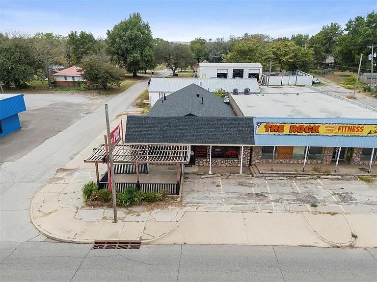 327 S Green Ave — Photo 4