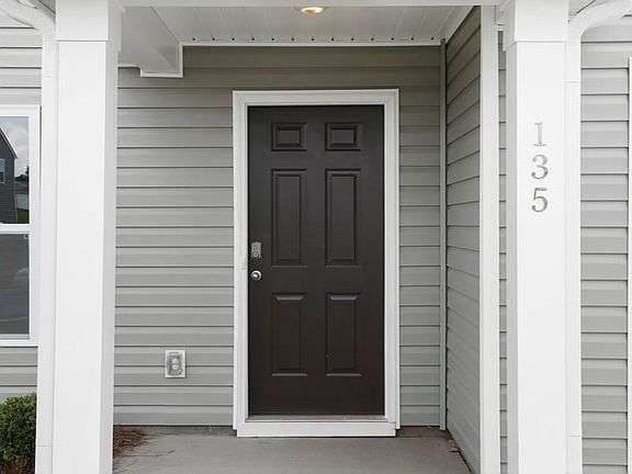 4th image of 135 Cades Cove Dr