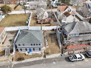 8 Green St, Buzzards Bay, MA 02532