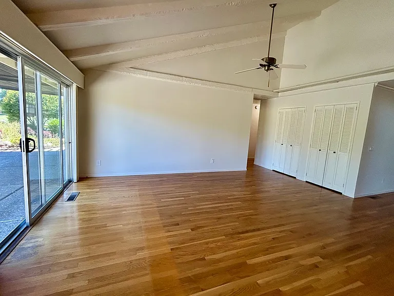 266 Valley Oaks Dr — Photo 9