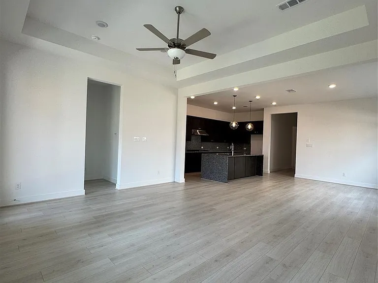 7129 Carriage Light Dr — Photo 25