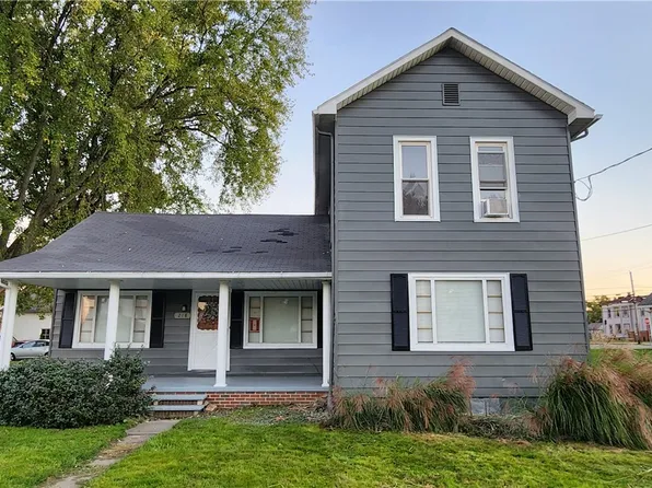 218 W Main St, Beach City, OH 44608