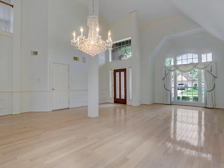 14019 Lake Trail Dr — Photo 3