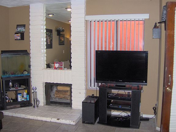 4th image of 609 Beyer Way Unit 305