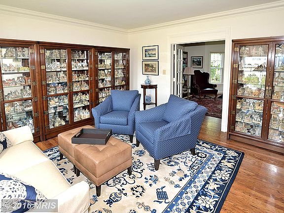 3rd image of 6022 Woodlake Ln