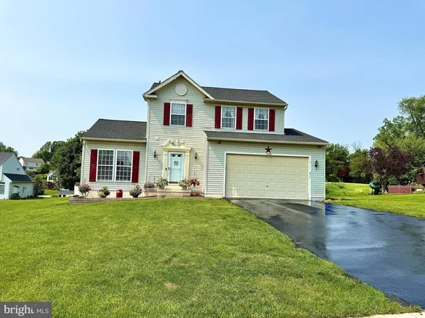 511 Pebble Ln, Coatesville, PA 19320