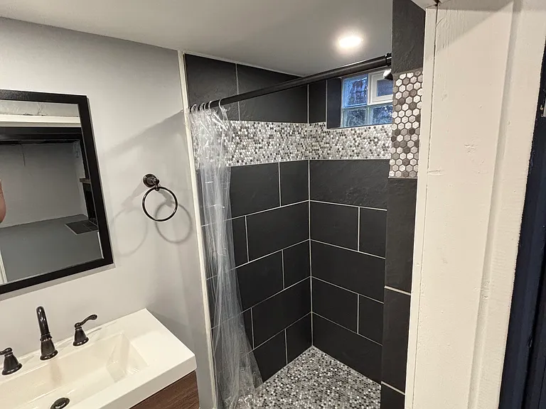 421 16th St NE — Photo 35