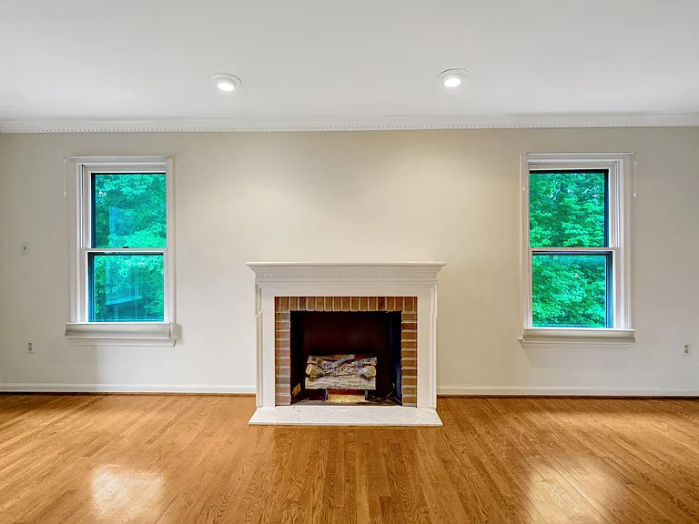 7975 Yancey Dr — Photo 3