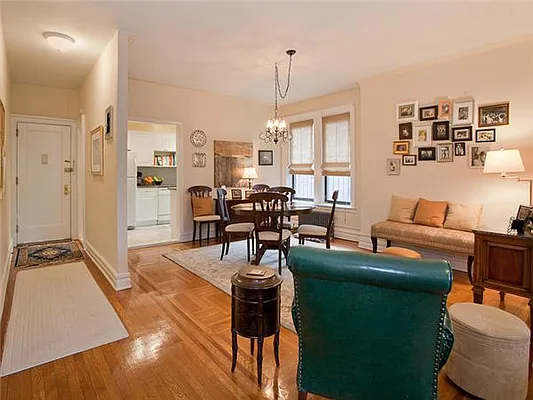 Sold by Avenue Sotheby's International Realty | media 23