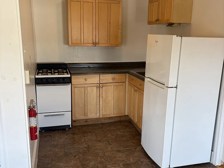 75 Danforth St #8 — Photo 4