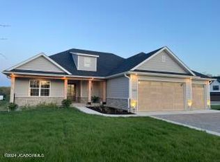 5662 Ralph Dobbs Way, Columbia, MO 65203