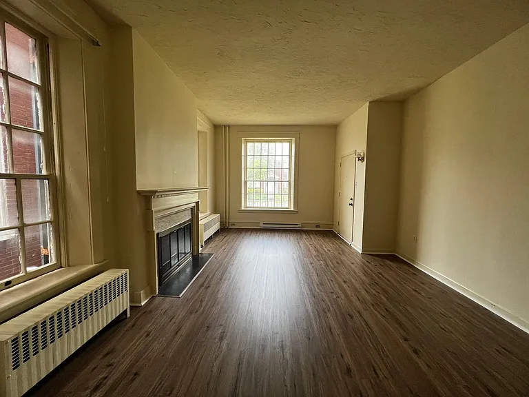 212 E Main St - DNTF — Photo 6