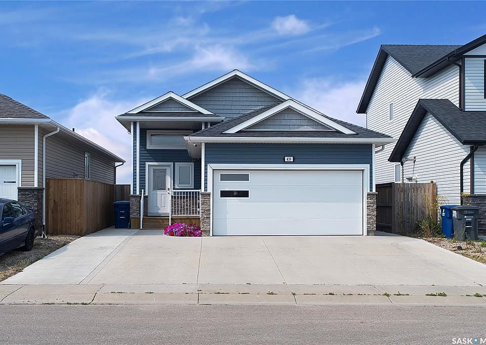 1st image of 439 Labine CRESCENT