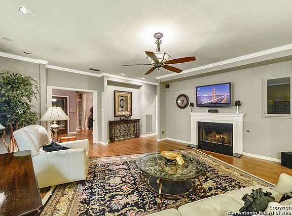 5th image of 2912 Kingsford Ln