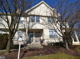 604 Dresher Woods Dr, Dresher, PA 19025