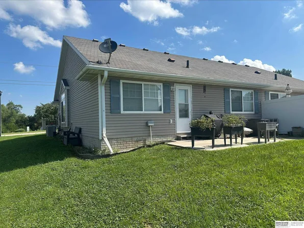 9037 Leighton Ave, Lincoln, NE 68507