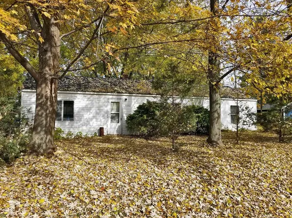 8052 Beecher Rd, Flushing, MI 48433