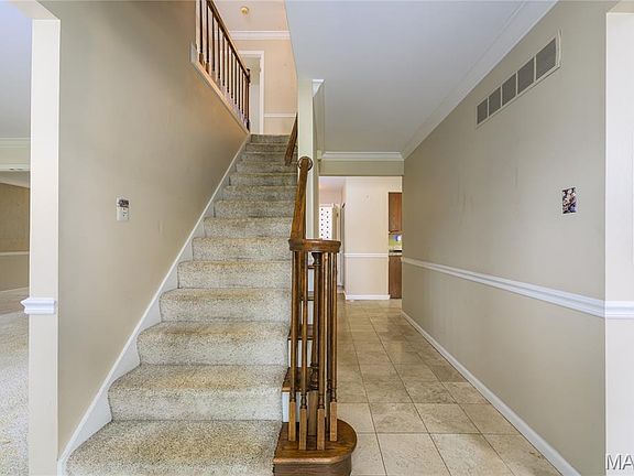 5th image of 8874 Woodpark Dr