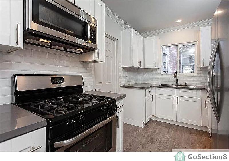1st image of 837 S Wilton Pl #B