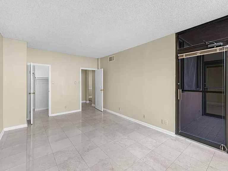 5150 Hidalgo St #202 — Photo 17