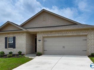 118 Settlement Dr, Huntsville, AL 35810