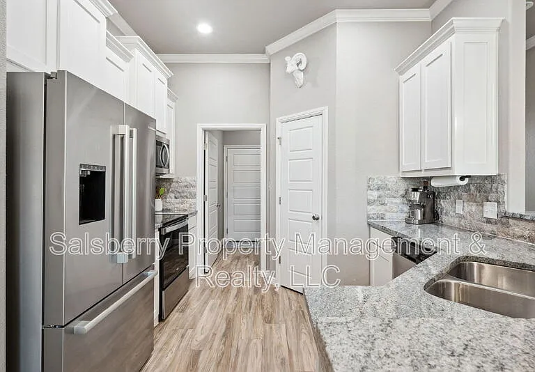 3310 Windcrest Dr — Photo 10