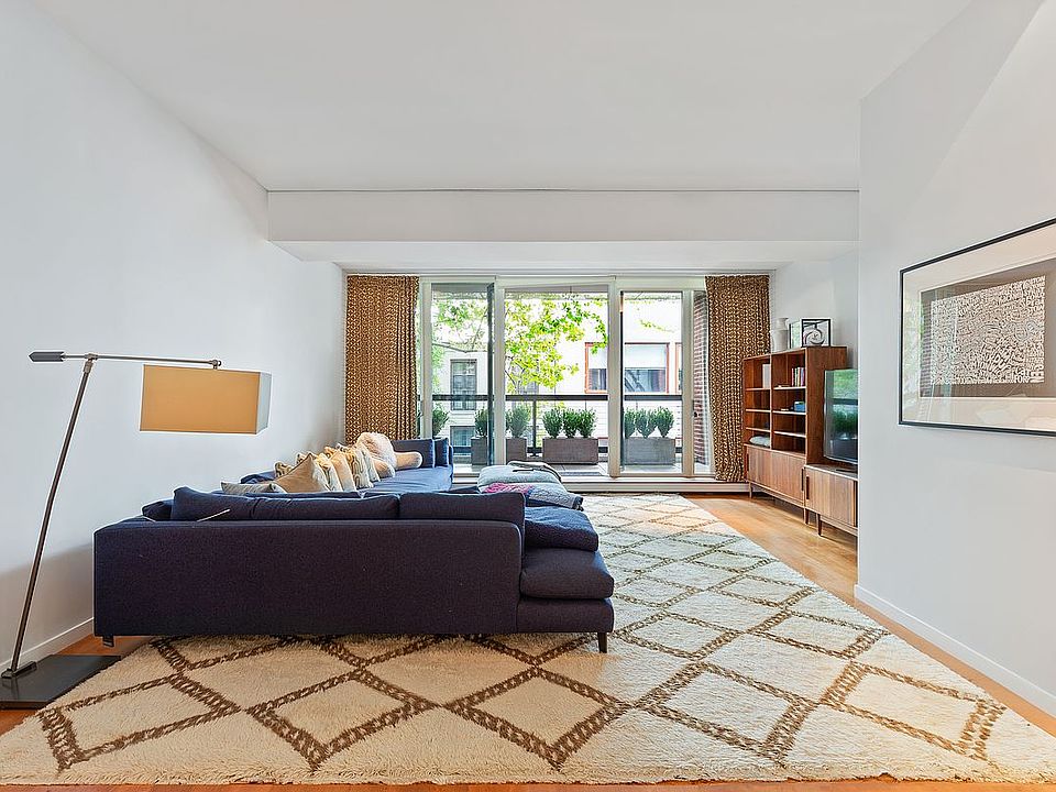 1st image of 219 E 67th St Floor 3