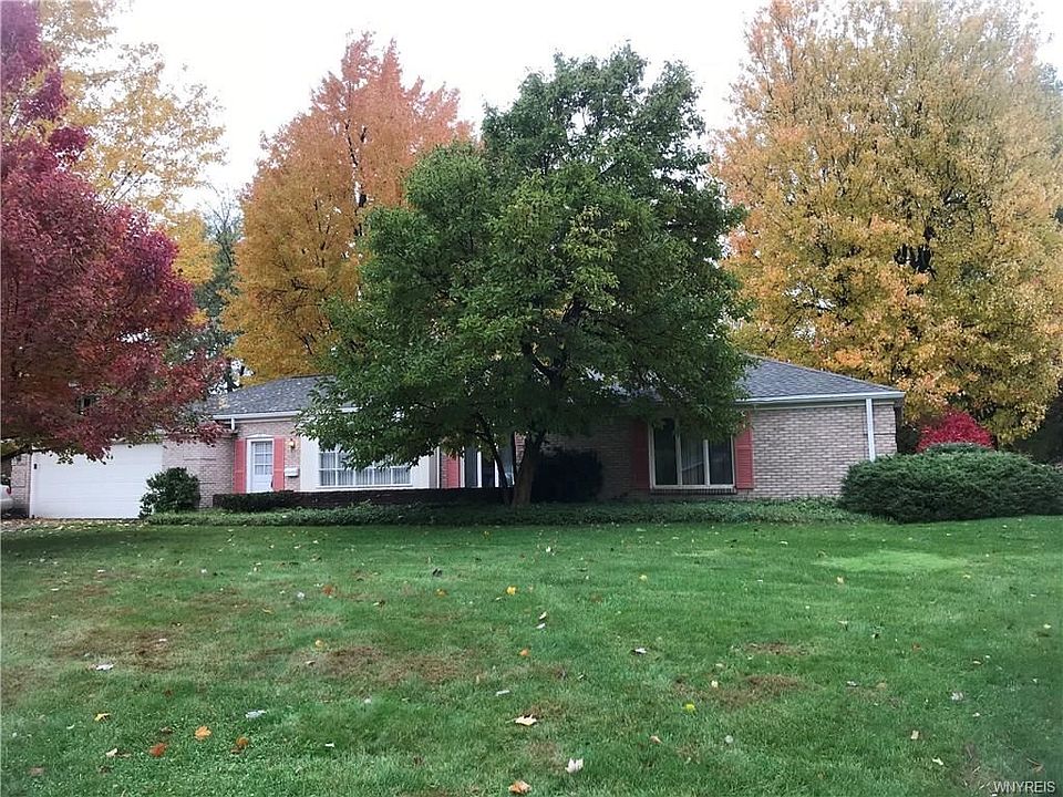 1st image of 25 Thornapple Ln