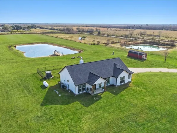 17637 Englin Rd, Winnie, TX 77665