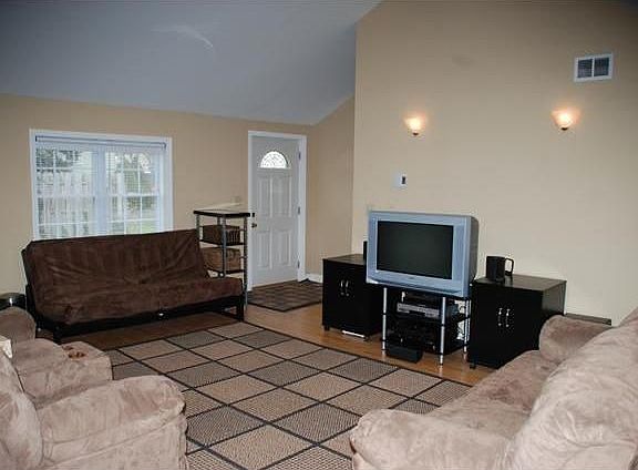 5th image of 339 Hillside Ave