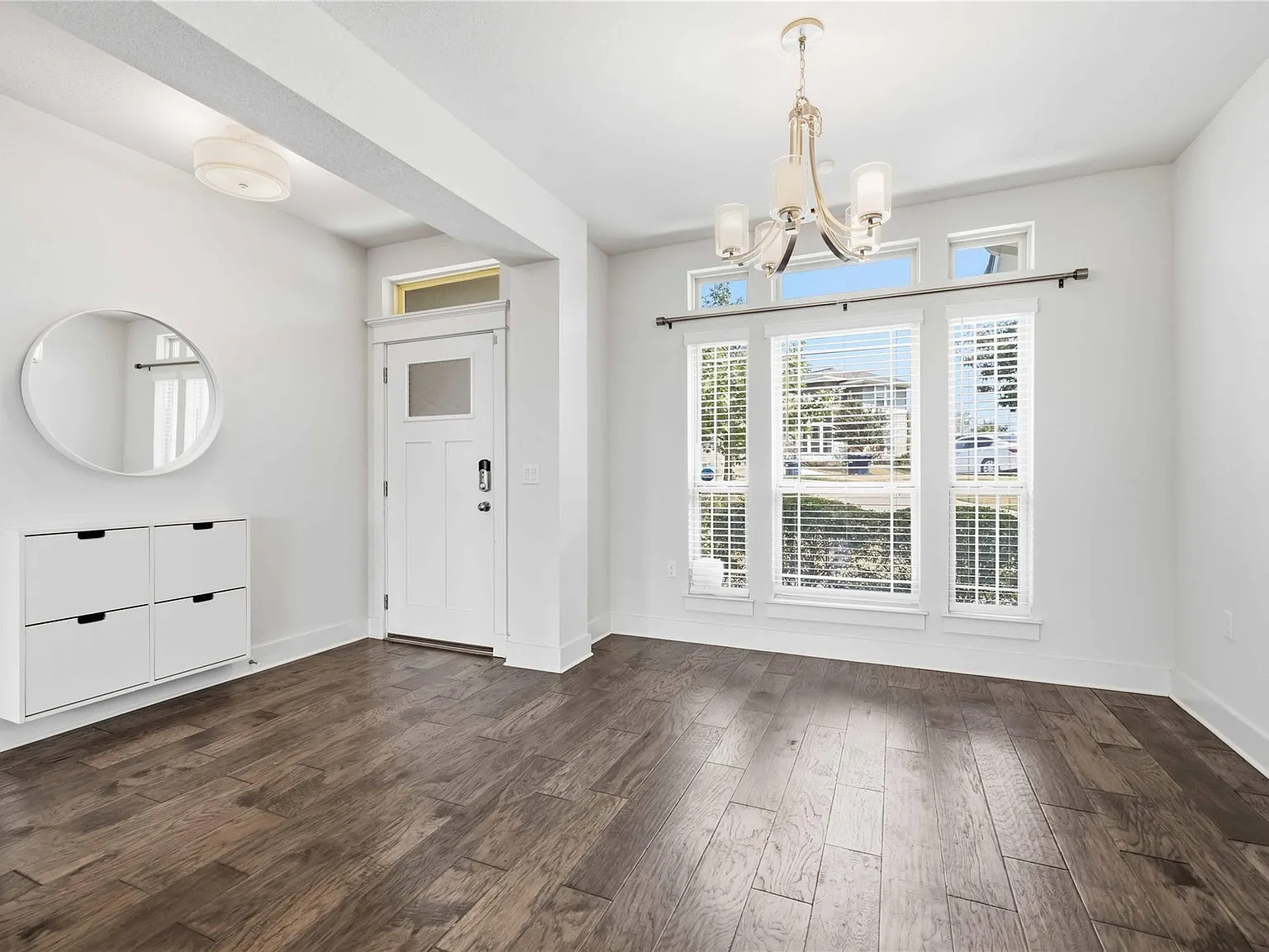 2 bed, 2.5 bath, 1746 sqft, $2,199 — Photo 4