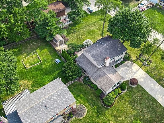 3rd image of 242 Donaldson Dr