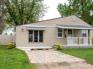 1205 W 20th St, Rock Falls, IL 61071