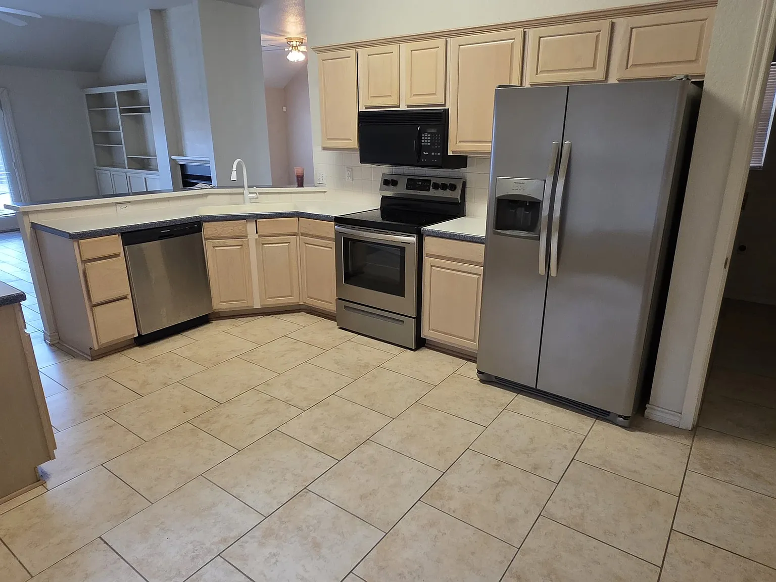 3 bed, 1775 sqft, $1,975 — Photo 4