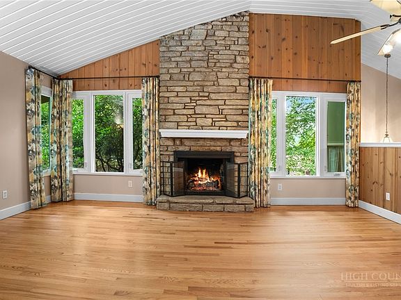 5th image of 362 Blairmont Drive