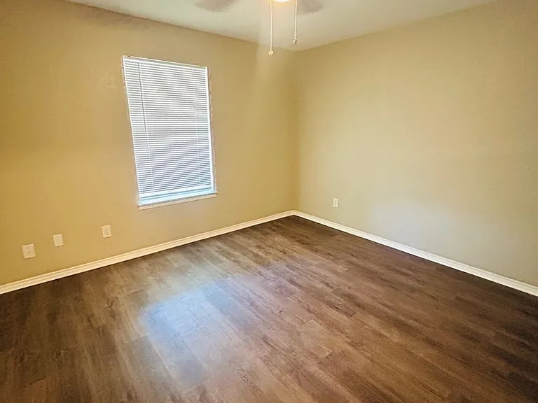 3309 Alta Vista Dr — Photo 6