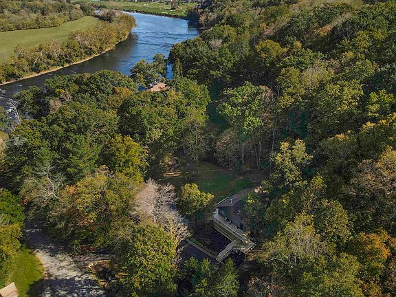 2nd image of 6826 River Front Dr