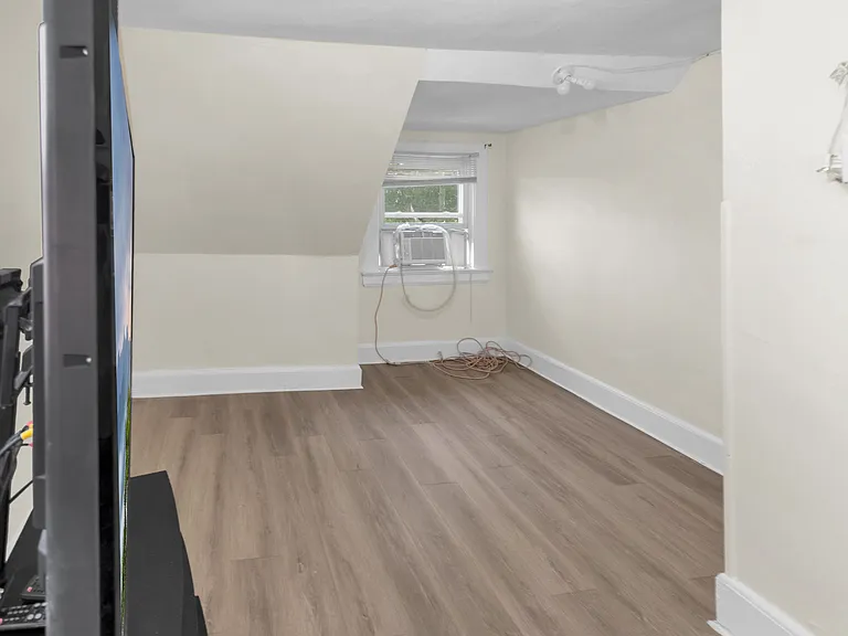 558 Argyle Ave #2 — Photo 13
