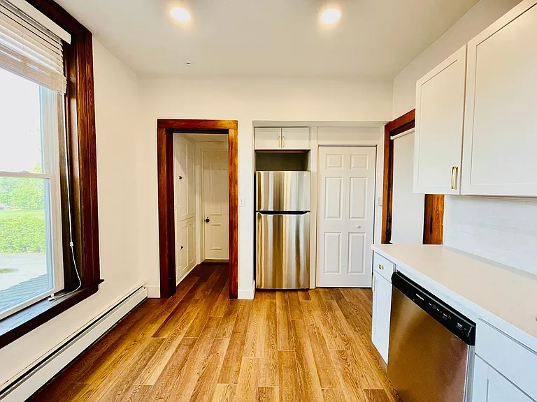 40 S Main St #4 — Photo 3