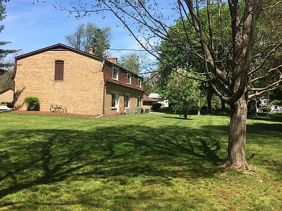 Park-like back and side yards.