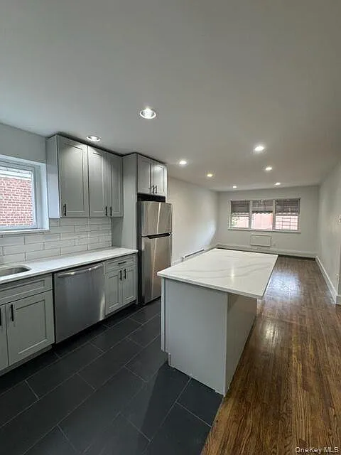 3604 Eastchester Rd