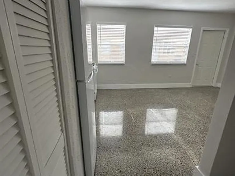 211 SW 18th Ave — Photo 9