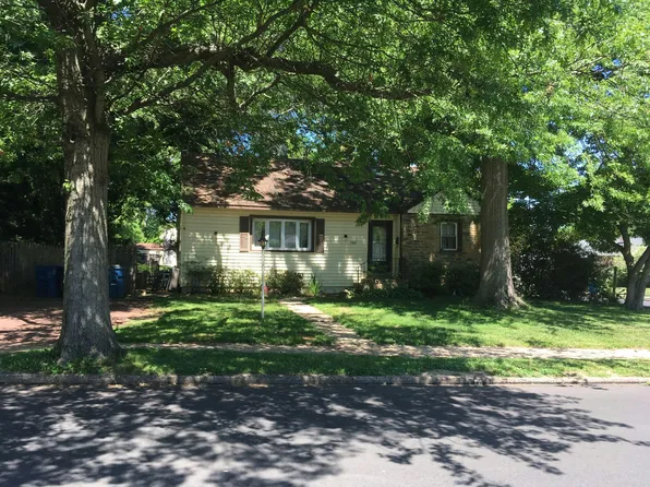 300 N Lafayette Ave, Morrisville, PA 19067